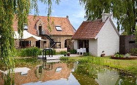 B&B Leonie